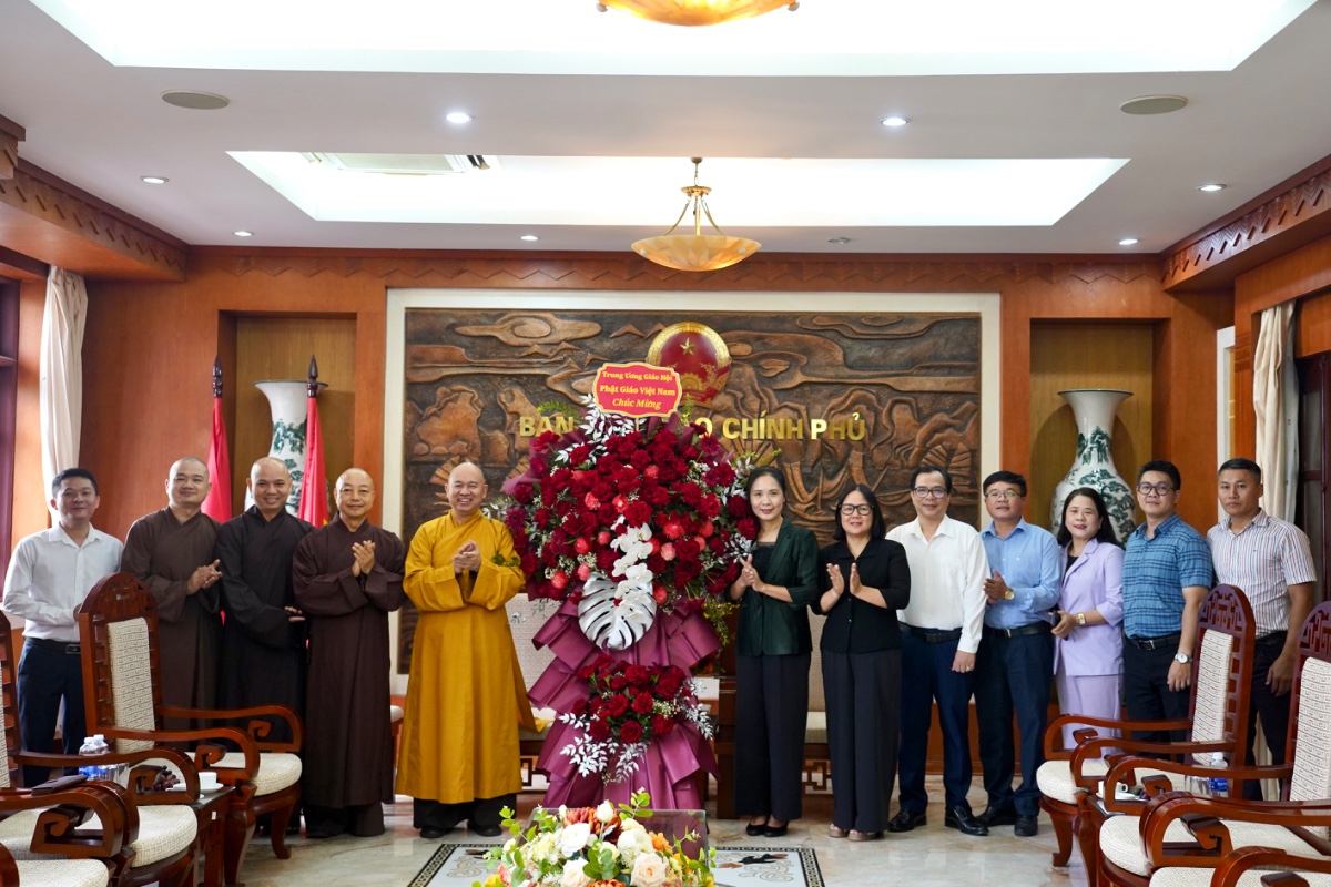 Phó Trưởng ban Trần Thị Minh Nga tiếp đoàn Trung ương Giáo hội Phật giáo Việt Nam